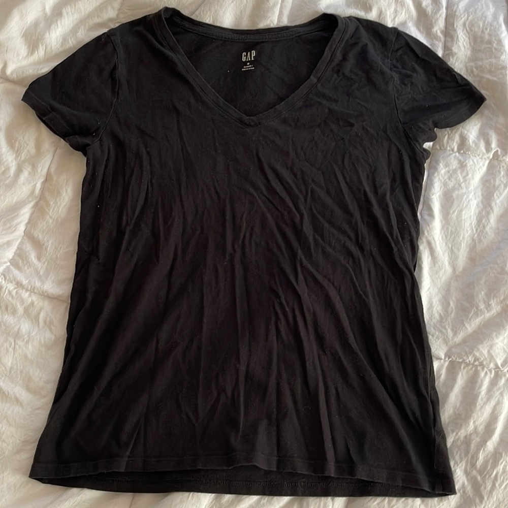 Medium black gap tshirt